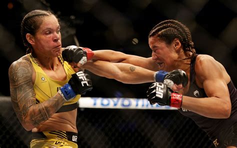 juliana pena|julianna pena and amanda nunes.